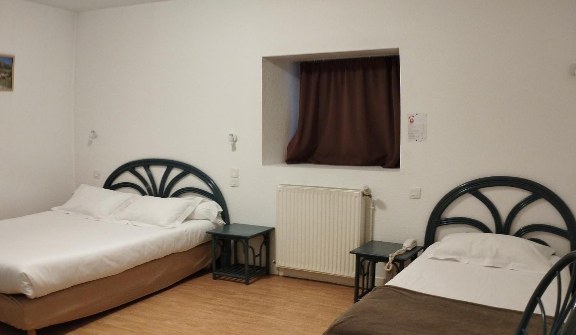 Hotel Du Rocher Le Caylar
